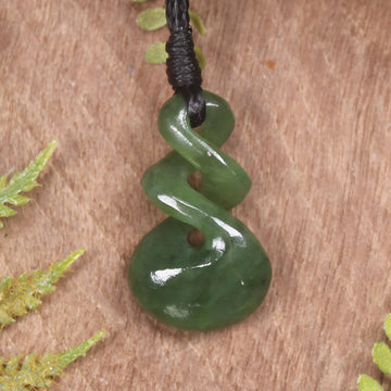 Twist or Pikorua carved from Hapopo Pounamu - NZ Greenstone