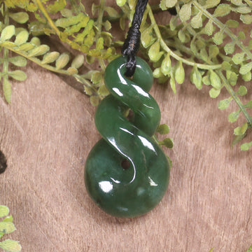 Twist or Pikorua carved from Hapopo Pounamu - NZ Greenstone