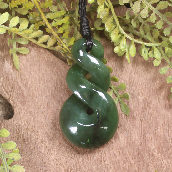 Twist or Pikorua carved from Hapopo Pounamu - NZ Greenstone