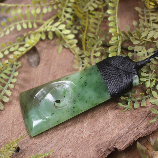 Toki with Koru pounamu pendant - NZ Greenstone