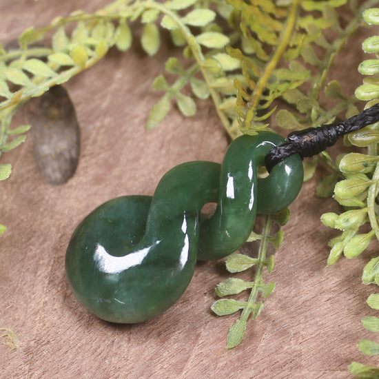 Twist or Pikorua carved from Hapopo Pounamu - NZ Greenstone