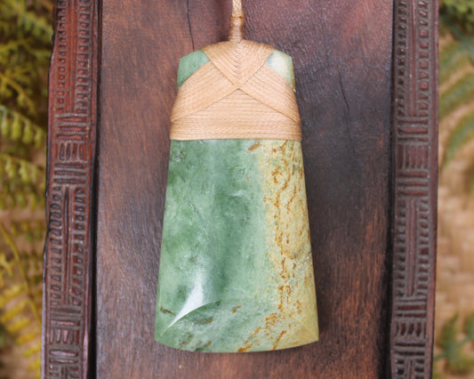 Flower Jade Pounamu Toki