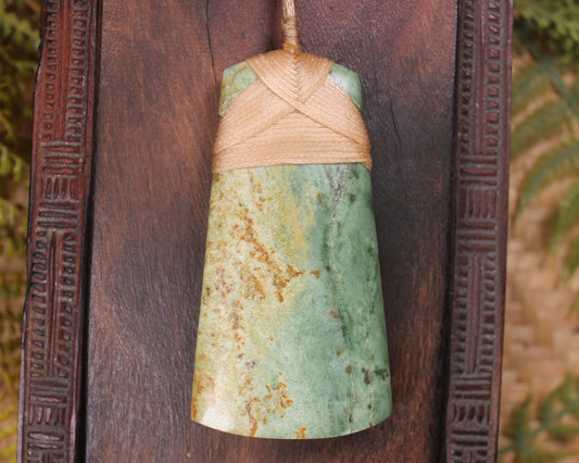 Flower Jade Pounamu Toki
