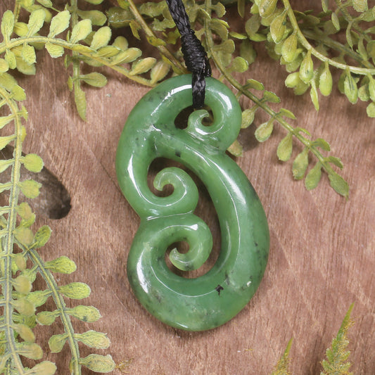 Hammerhead pendant carved from Hapopo Pounamu - NZ Greenstone