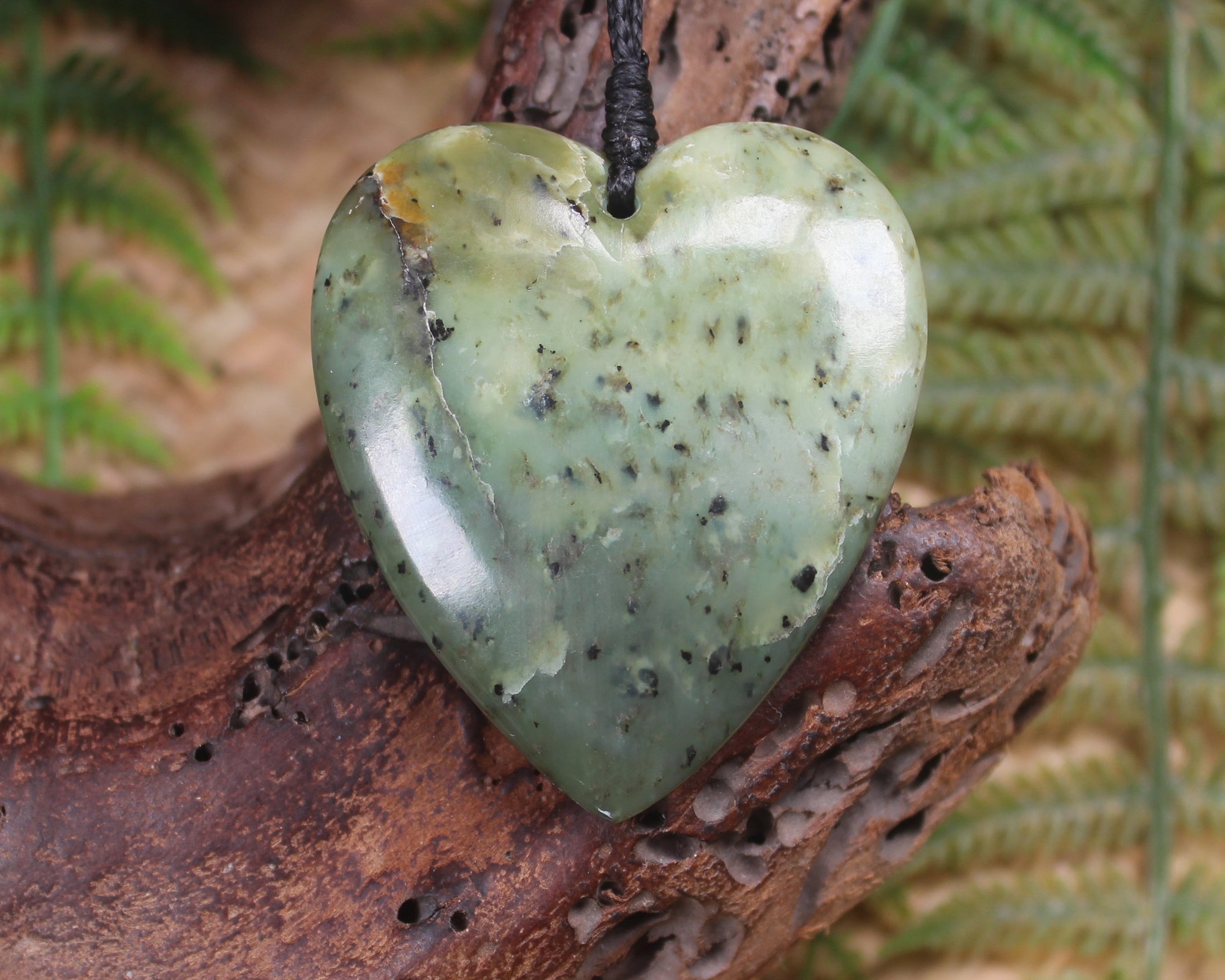 Heart carved from Rimu Pounamu - NZ Greenstone