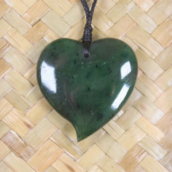 Kawakawa Pounamu Heart Pendant - NZ Greenstone 