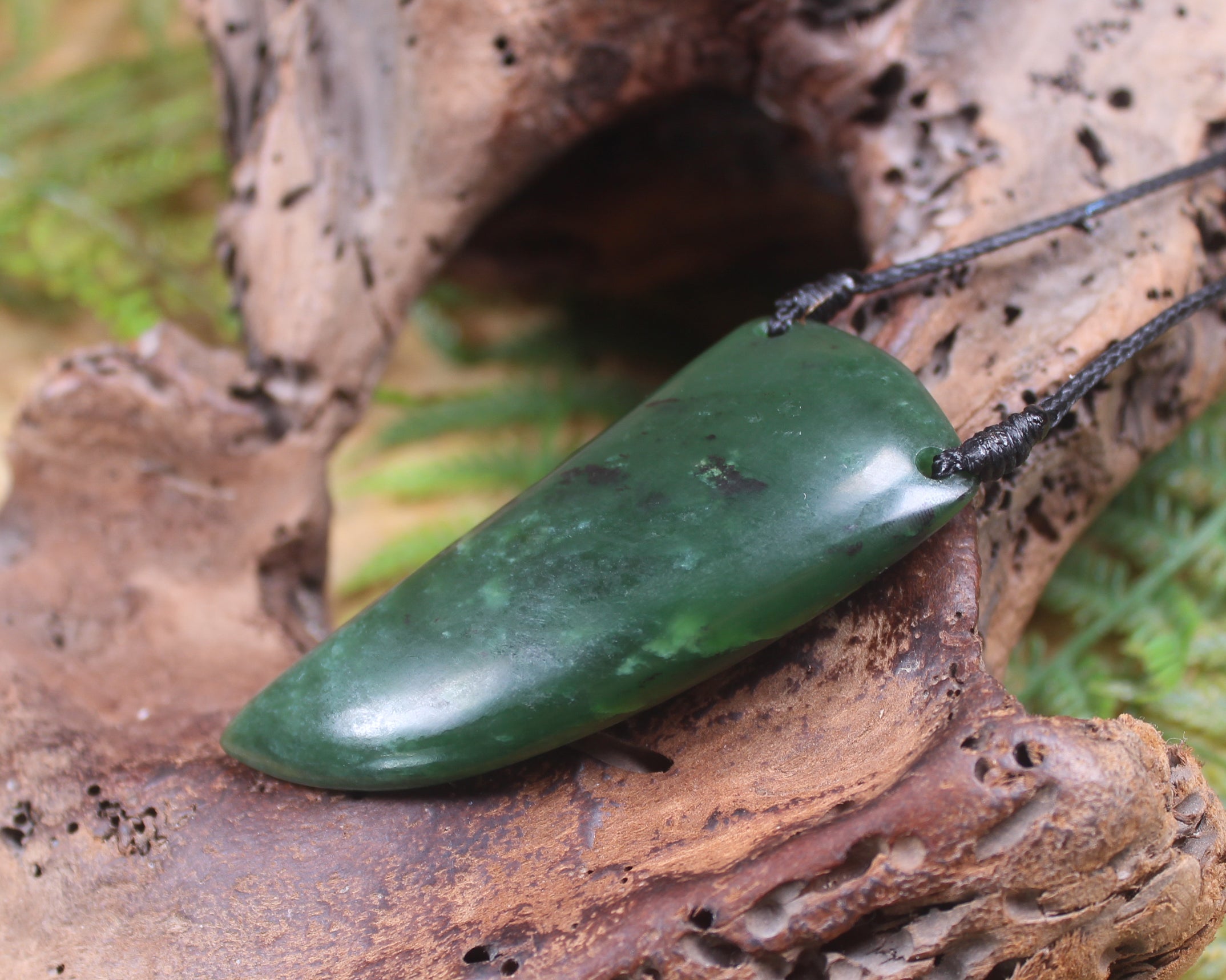 Taniwha Tooth or Niho carved from Kawakawa Pounamu - NZ Greenstone