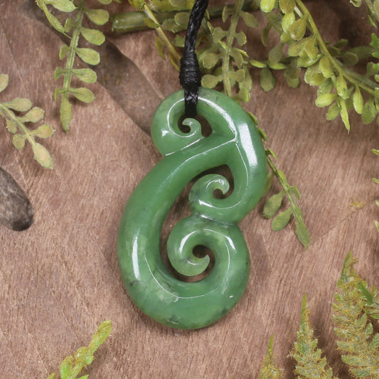 Hammerhead pendant carved from Hapopo Pounamu - NZ Greenstone