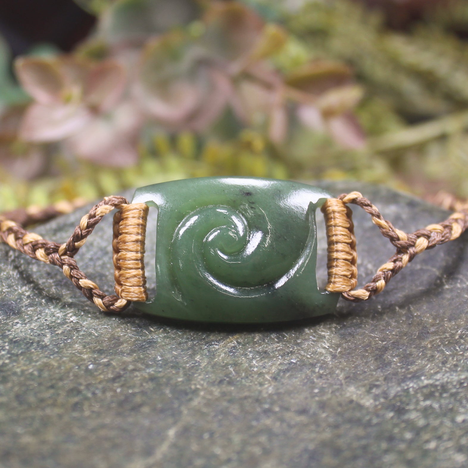 Adjustable cord bracelet with Hapopo Pounamu