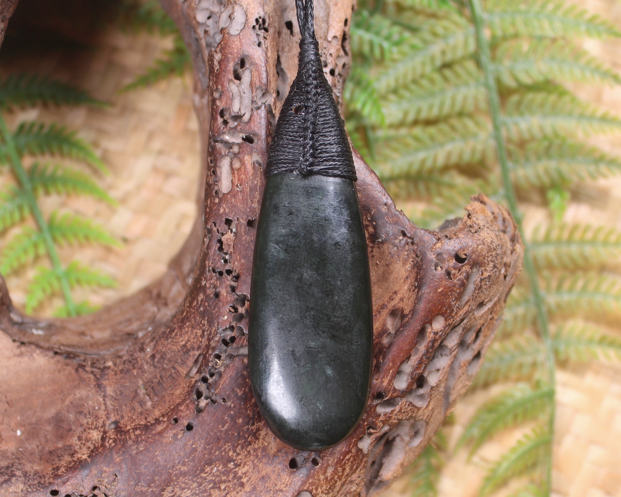 Kawakawa Pounamu Roimata Pendant - NZ Greenstone