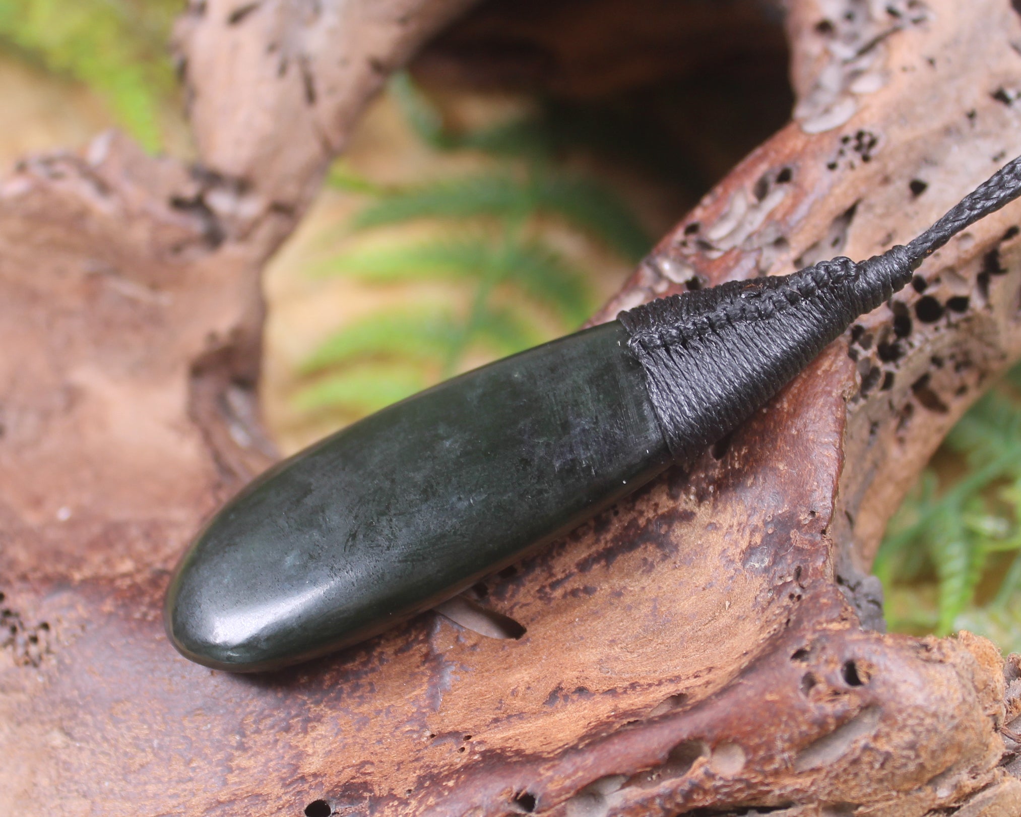 Kawakawa Pounamu Roimata Pendant - NZ Greenstone