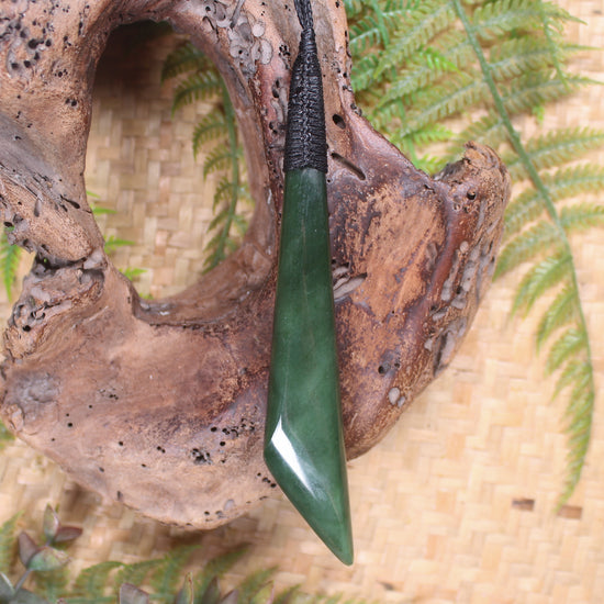 Kawakawa Pounamu Toki