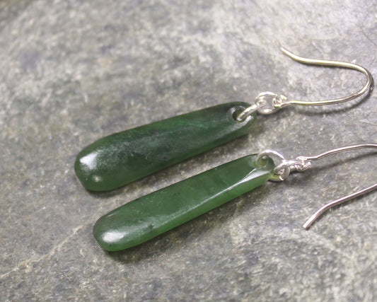 Roimata or Teardrop earrings carved from Kawakawa Pounamu - NZ Greenstone