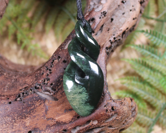 Twist or Pikorua carved from Flower Jade Pounamu - NZ Greenstone