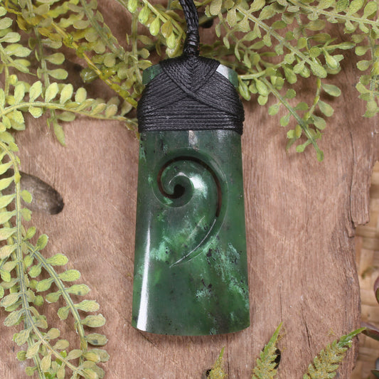 Kawakawa Pounamu Toki with Koru