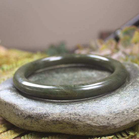 Rimu Pounamu Bangle