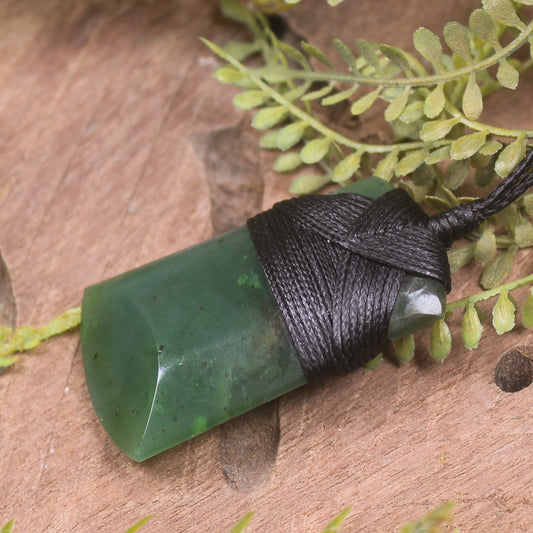 Hapopo Pounamu Toki - NZ Greenstone