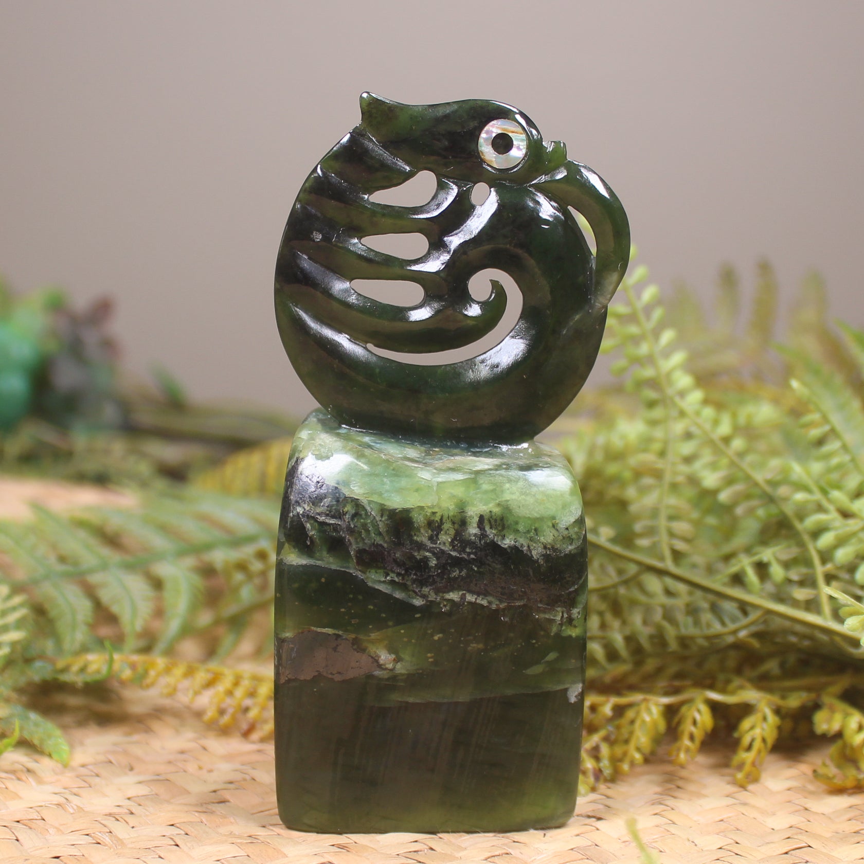 Koropepe sculpture - NZ Greenstone