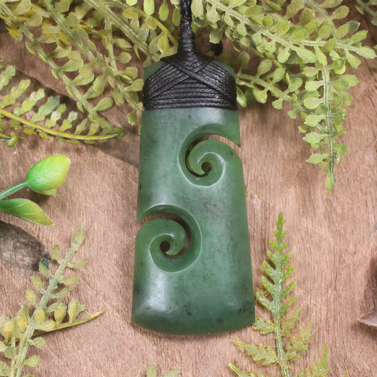 Hapopo Pounamu Toki with Koru - NZ Greenstone