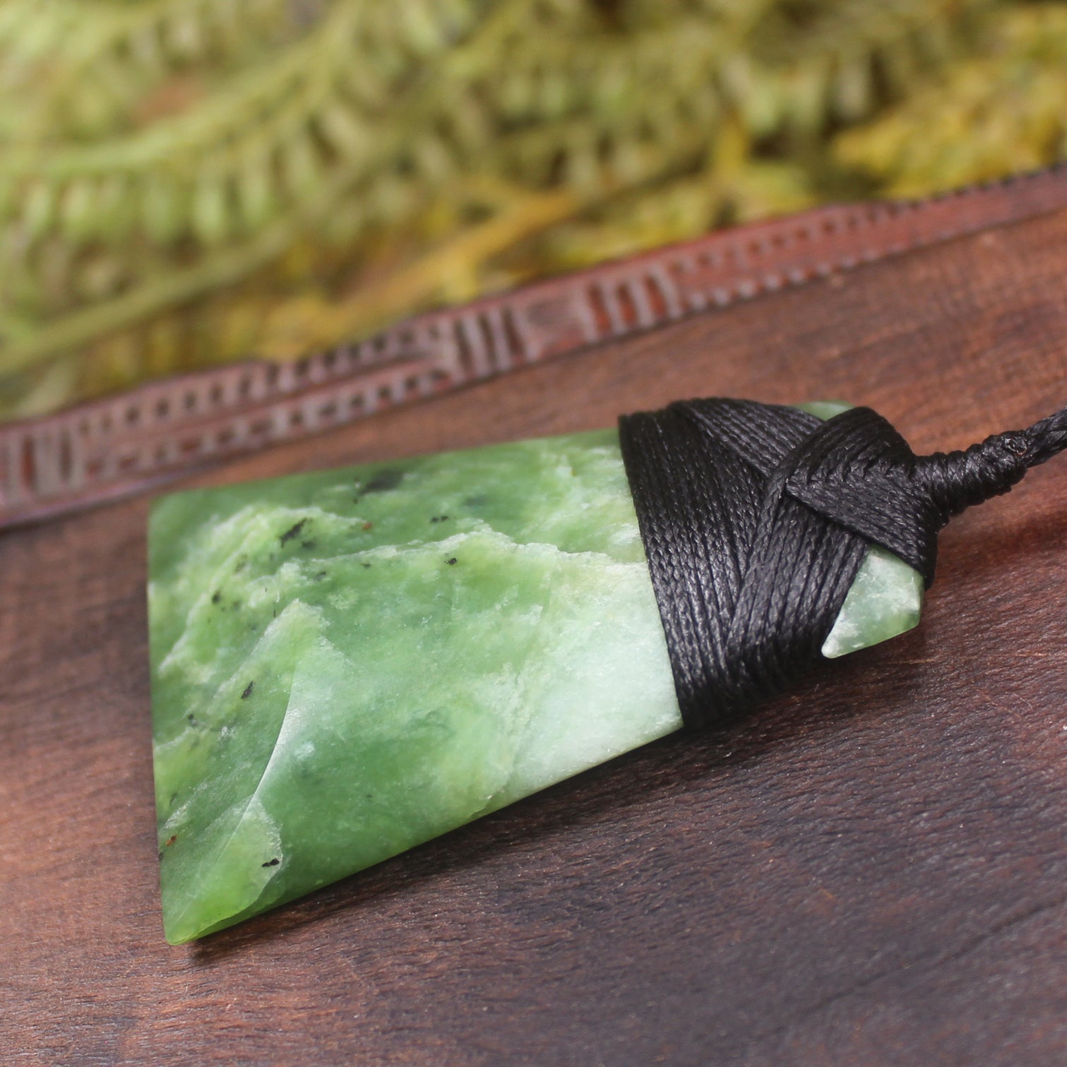 Hapopo Pounamu Toki - NZ Greenstone