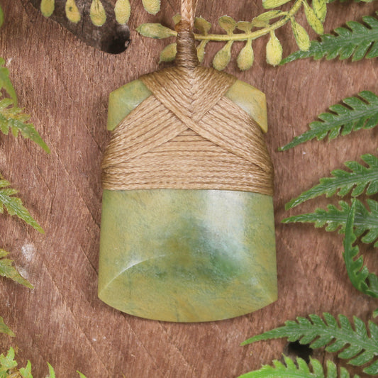 Flower Jade Pounamu Toki