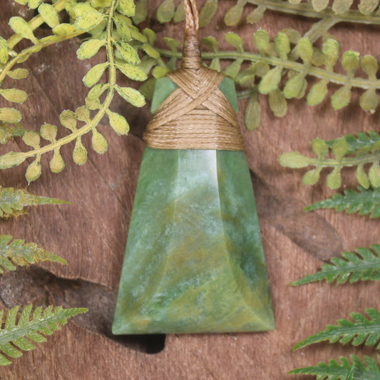 Flower Jade Pounamu Toki