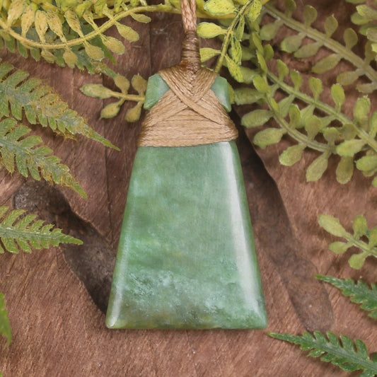 Flower Jade Pounamu Toki