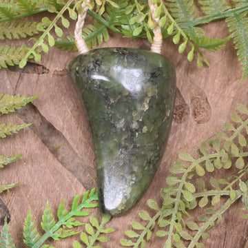 Tooth pendant carved from Rimu Pounamu - NZ Greenstone