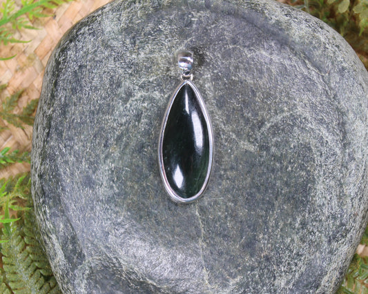 Kawakawa Pounamu pendant set in Sterling Silver - NZ Greenstone