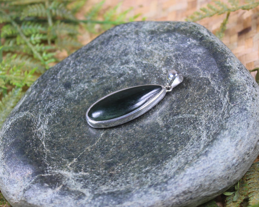 Kawakawa Pounamu pendant set in Sterling Silver - NZ Greenstone