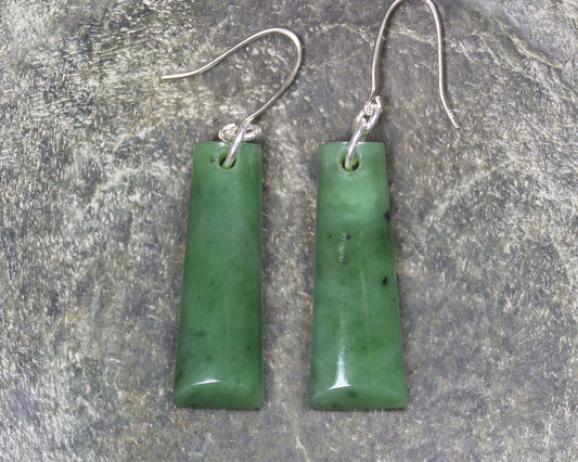 Toki Earrings carved from Hapopo Pounamu - NZ Greenstone