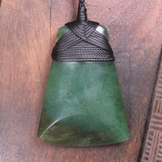 Hapopo Pounamu Toki - NZ Greenstone