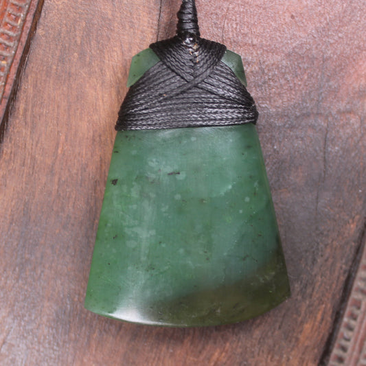 Hapopo Pounamu Toki - NZ Greenstone