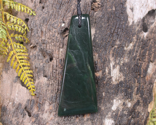 Kawakawa Pounamu Toki