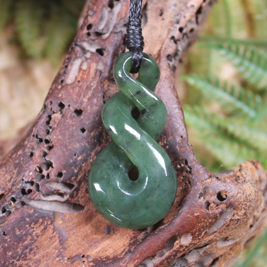 Twist or Pikorua carved from Hapopo Pounamu - NZ Greenstone