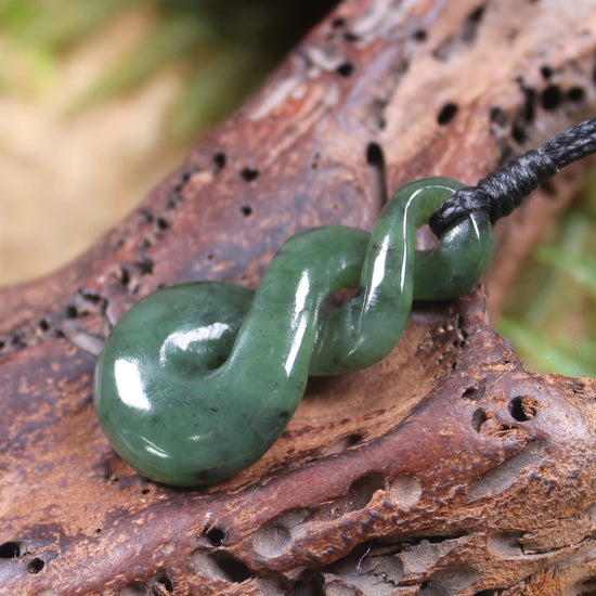 Twist or Pikorua carved from Hapopo Pounamu - NZ Greenstone