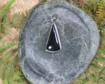Kawakawa Pounamu pendant set in Sterling Silver - NZ Greenstone