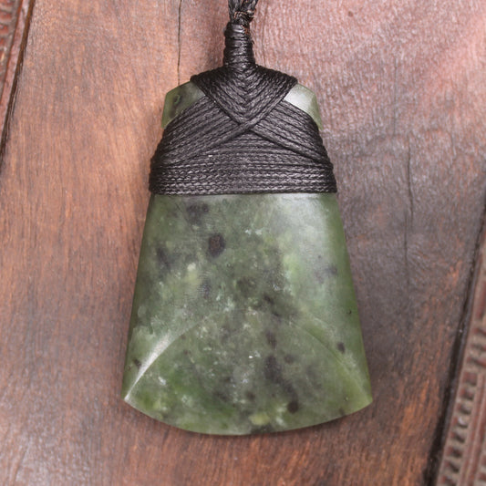 Hapopo Pounamu Toki - NZ Greenstone