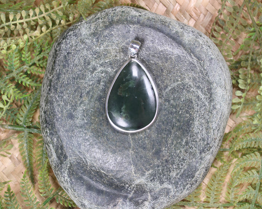 Kawakawa Pounamu pendant set in Sterling Silver - NZ Greenstone