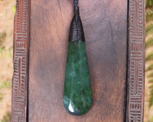 Kawakawa Pounamu Roimata Pendant - NZ Greenstone