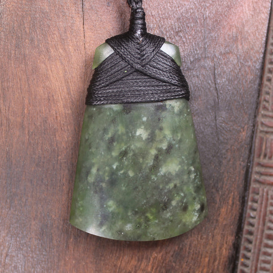 Hapopo Pounamu Toki - NZ Greenstone