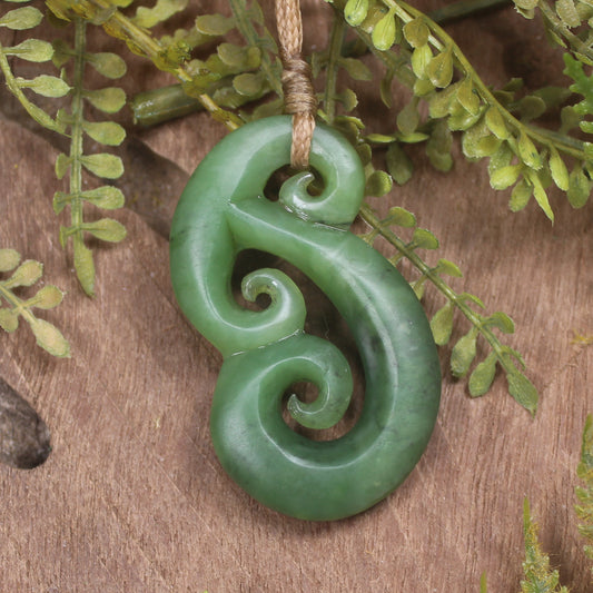 Hammerhead pendant carved from Hapopo Pounamu - NZ Greenstone