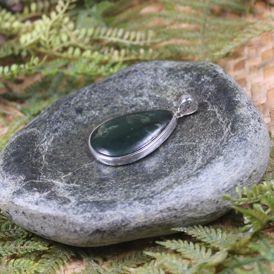 Kawakawa Pounamu pendant set in Sterling Silver - NZ Greenstone