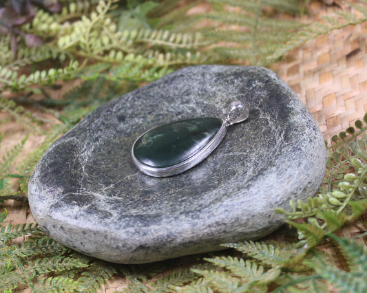 Kawakawa Pounamu pendant set in Sterling Silver - NZ Greenstone