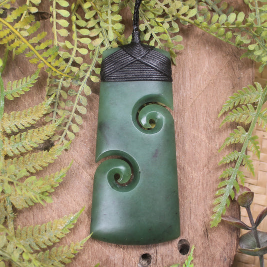 Kawakawa Pounamu Toki with Koru
