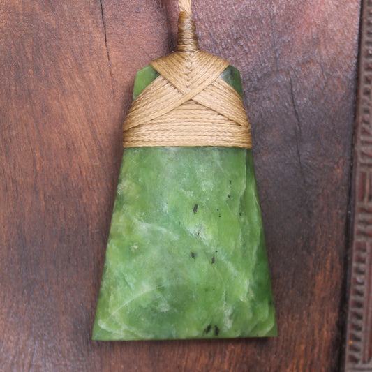 Hapopo Pounamu Toki - NZ Greenstone