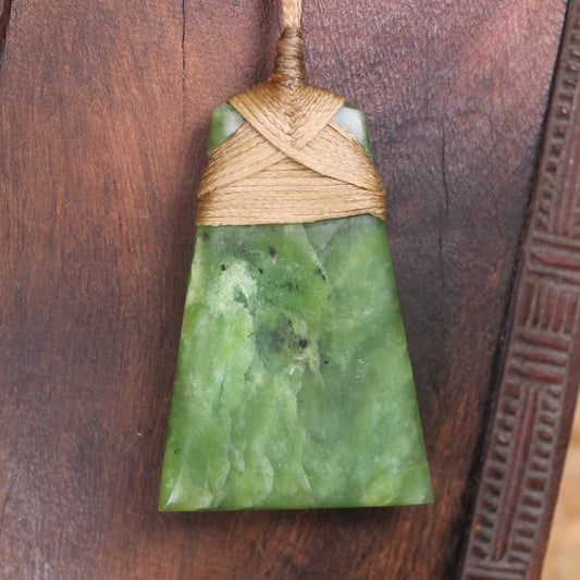 Hapopo Pounamu Toki - NZ Greenstone