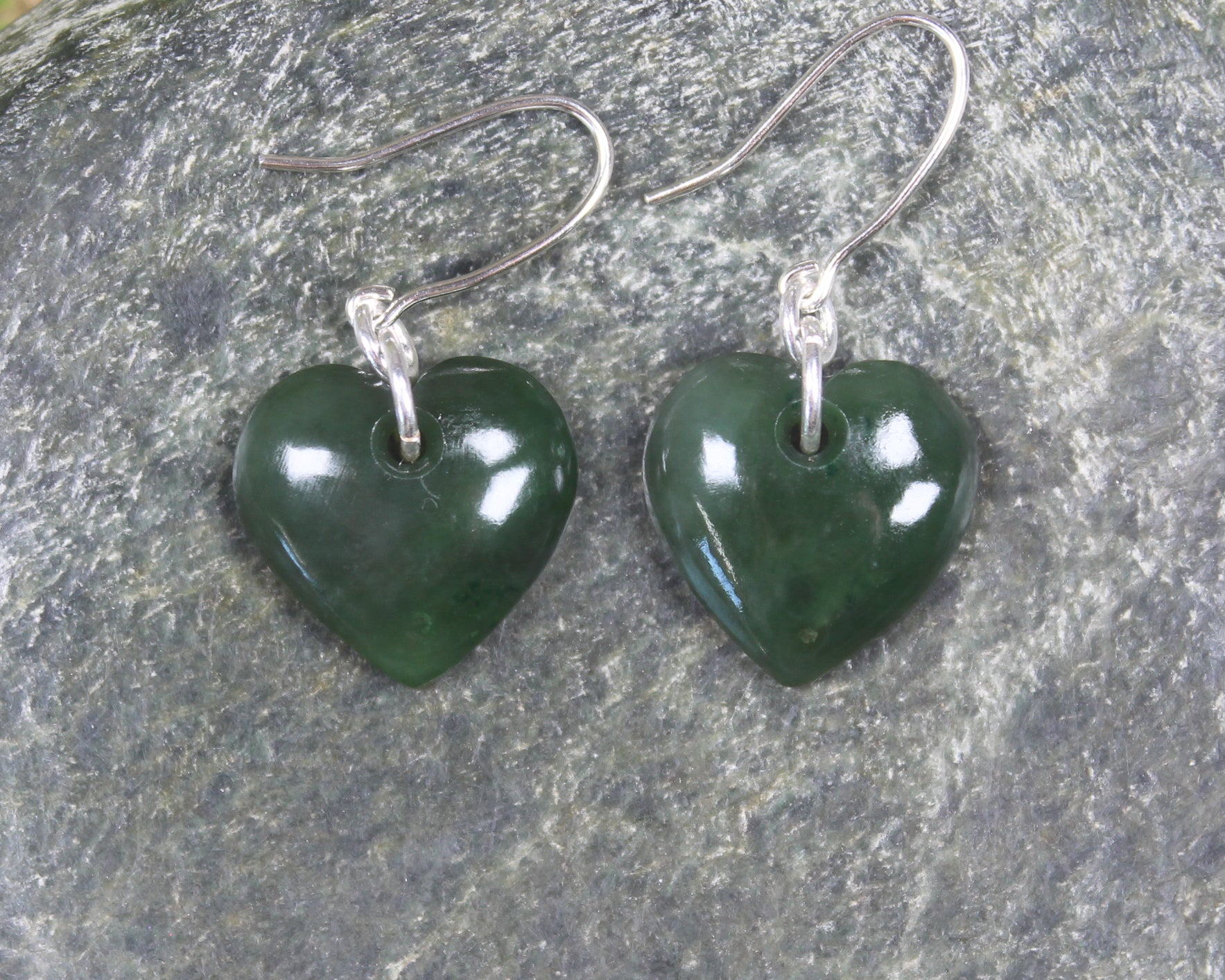 Heart Earrings carved from Kawakawa Pounamu - NZ Greenstone
