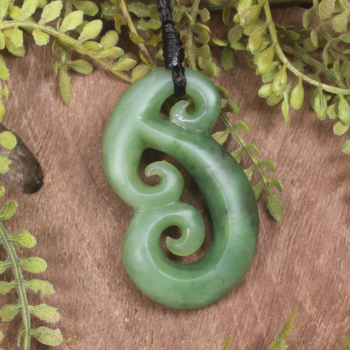 Hammerhead pendant carved from Hapopo Pounamu - NZ Greenstone