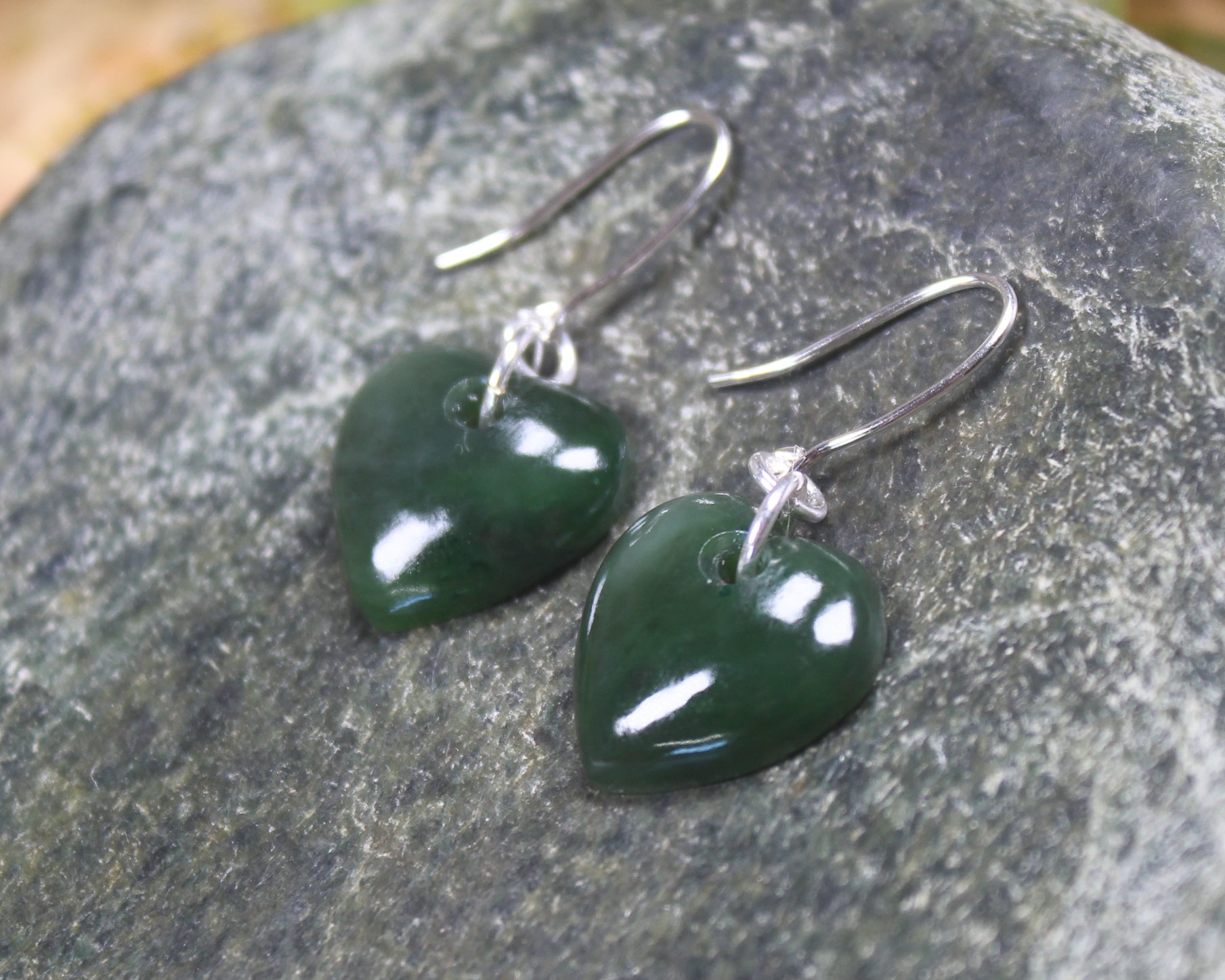 Heart Earrings carved from Kawakawa Pounamu - NZ Greenstone